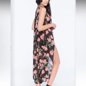 Tilly’s Full Tilt Black Floral Print Vest Duster